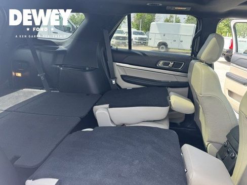 Used 2018 Ford Explorer XLT w/ Equipment Group 202A AWD/4WD image 36