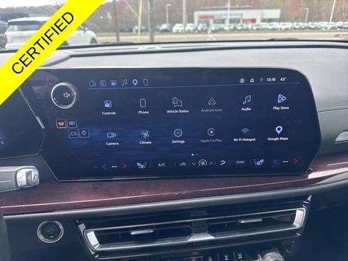 Used 2024 Chevrolet Traverse Z71 AWD/4WD image 12