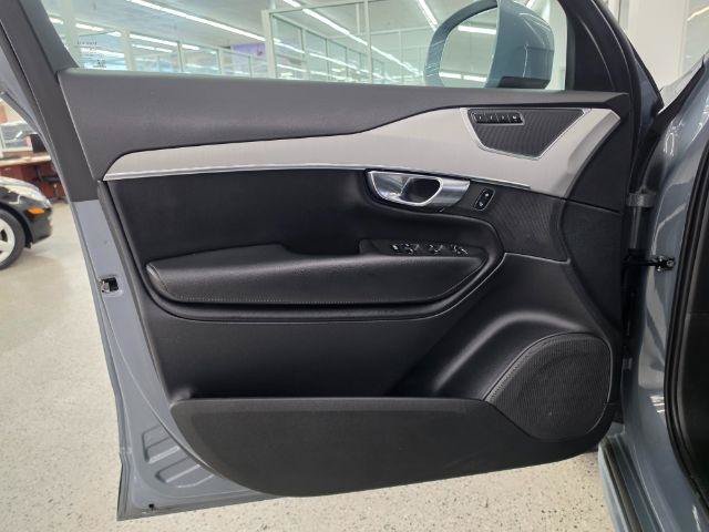 Used 2023 Volvo XC90 B5 Core AWD/4WD image 28
