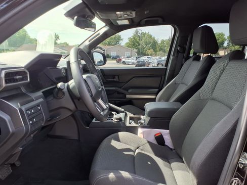 Certified 2025 Toyota 4Runner SR5 AWD/4WD image 24