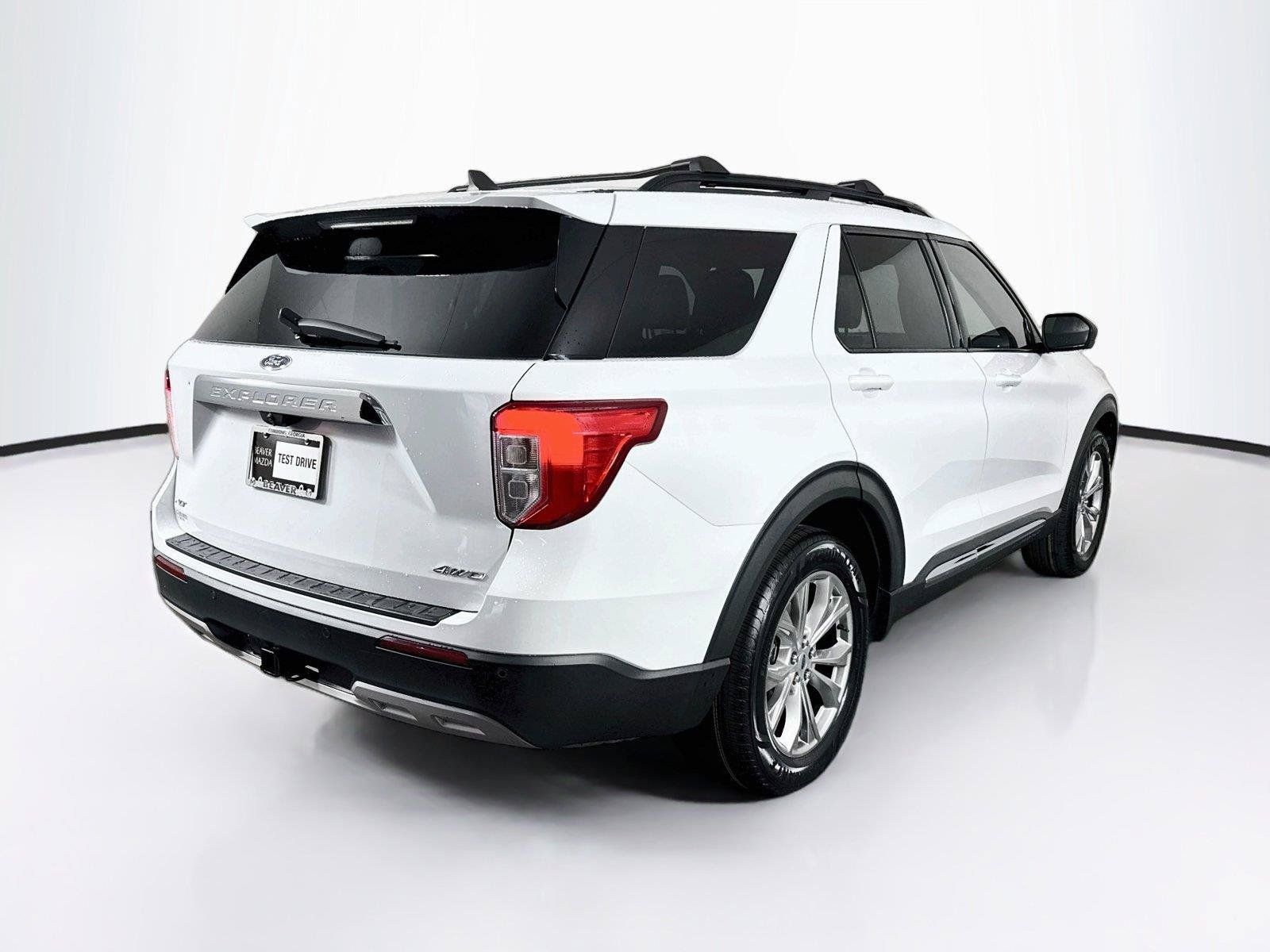 Used 2021 Ford Explorer XLT w/ Equipment Group 202A AWD/4WD image 2