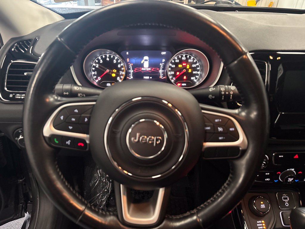 Used 2021 Jeep Compass Latitude AWD/4WD image 18