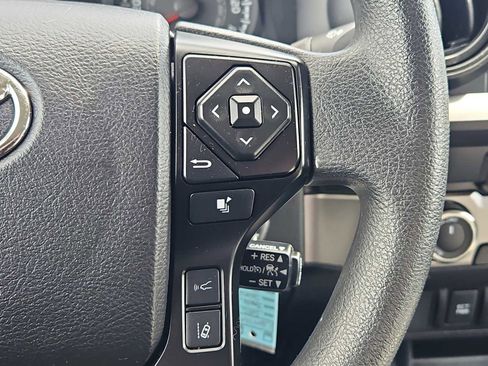 Used 2022 Toyota Tacoma SR AWD/4WD image 19