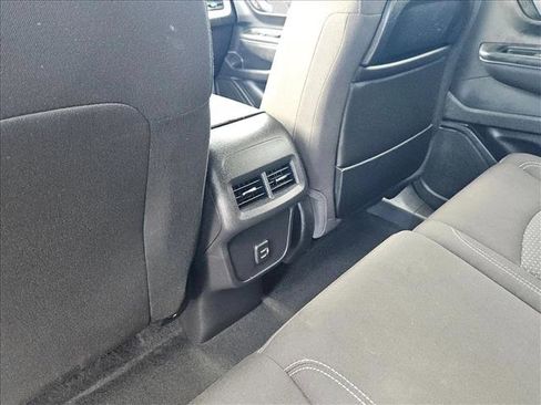 Used 2024 GMC Terrain SLE image 16