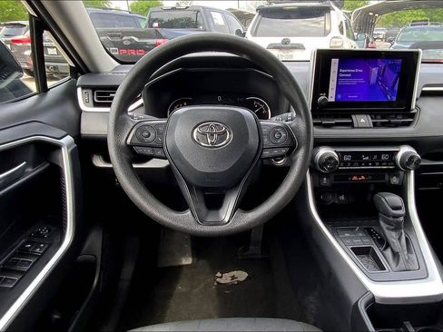 Used 2025 Toyota RAV4 XLE image 6