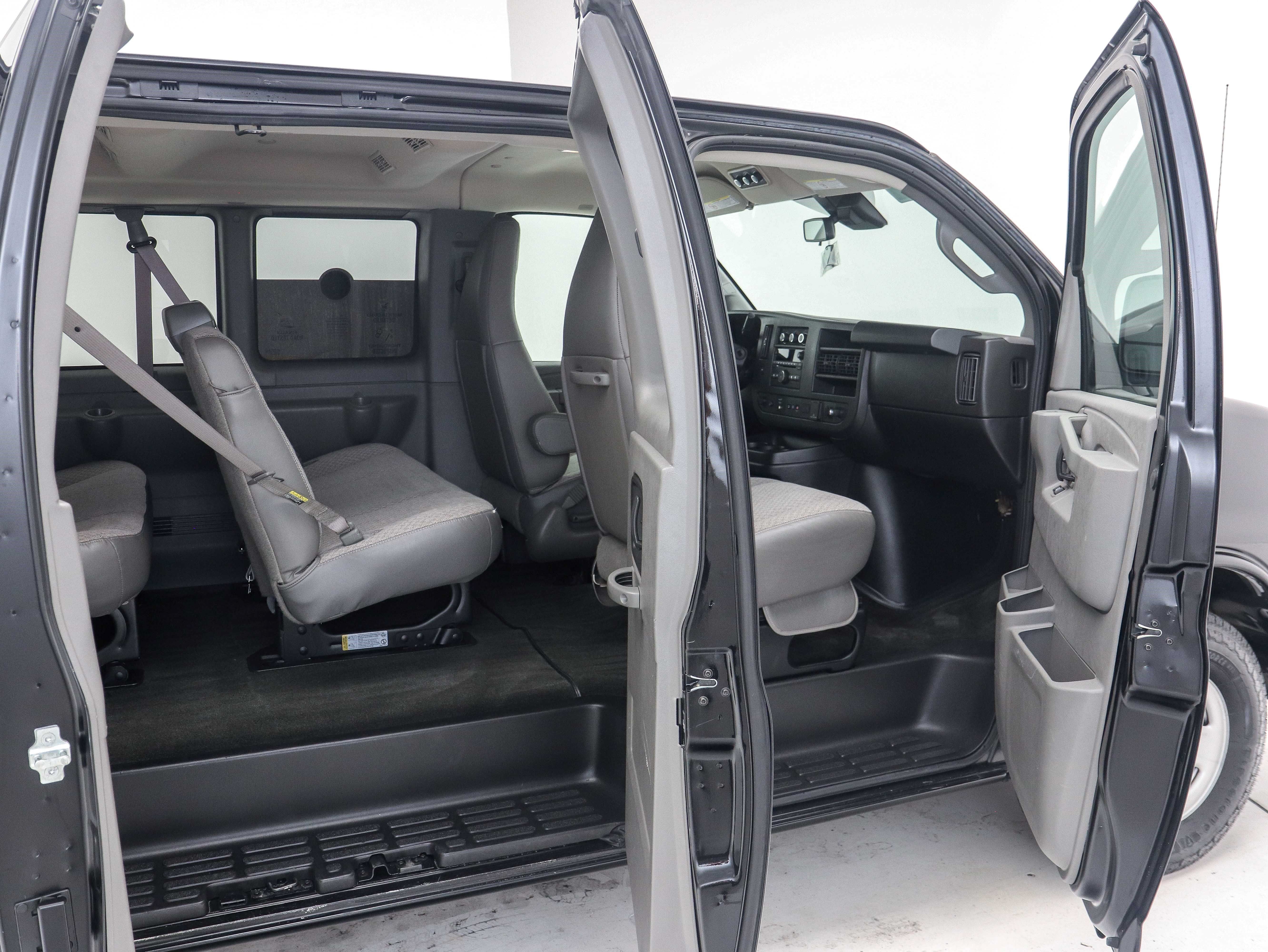 Used 2019 Chevrolet Express 3500 LT w/ LT Preferred Equipment Group RWD image 11