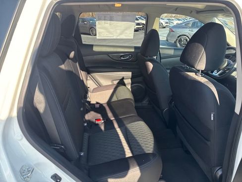 Used 2017 Nissan Rogue SV image 29