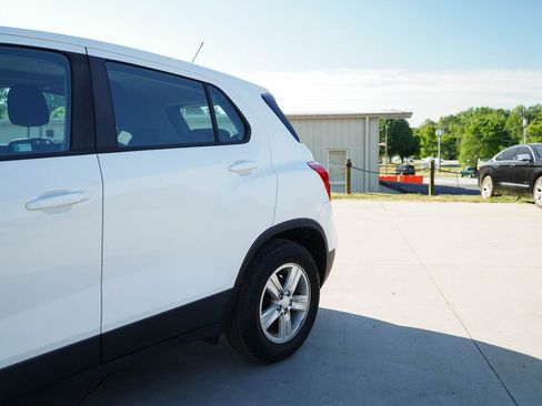 Used 2019 Chevrolet Trax LS image 20