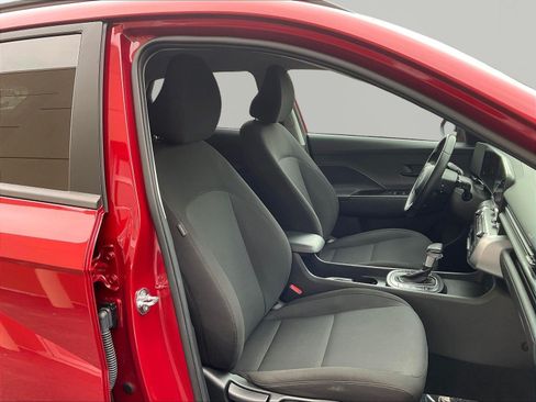 Certified 2025 Hyundai Kona SEL AWD/4WD image 28