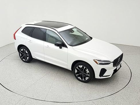 New 2026 Volvo XC60 B5 Plus w/ Protection Package Premier AWD/4WD image 15