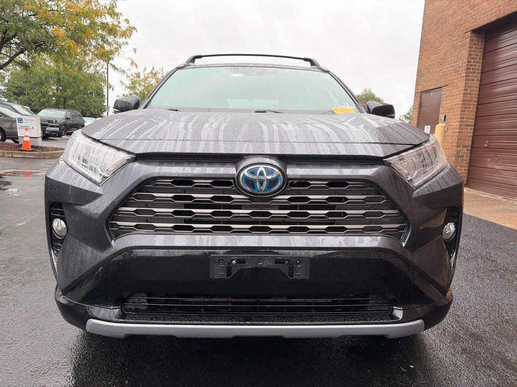 Used 2019 Toyota RAV4 XSE AWD/4WD image 3