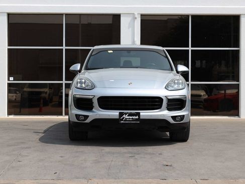 Used 2017 Porsche Cayenne S AWD/4WD image 6
