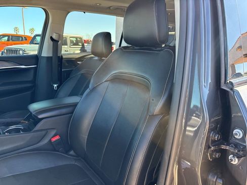 Used 2022 Jeep Grand Cherokee L Limited w/ Luxury Tech Group II image 14