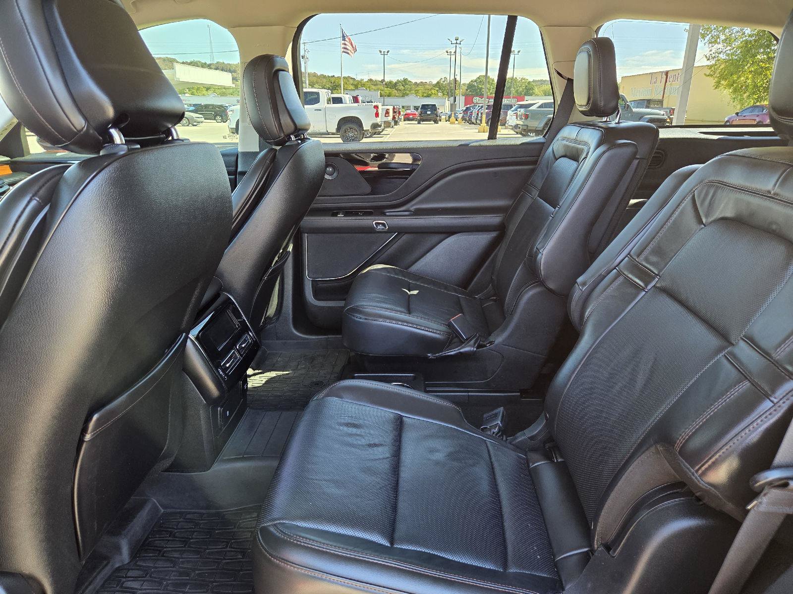 Used 2020 Lincoln Aviator Reserve w/ Elements Package Plus AWD/4WD image 28