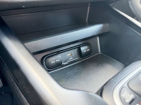 Used 2024 Kia Soul LX w/ Option Group 015 FWD image 19