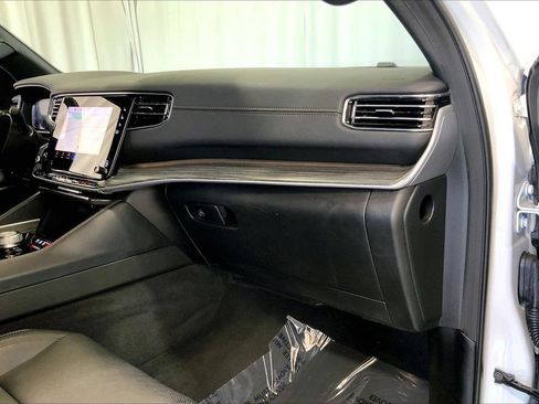 Used 2024 Jeep Wagoneer L Series II RWD image 16