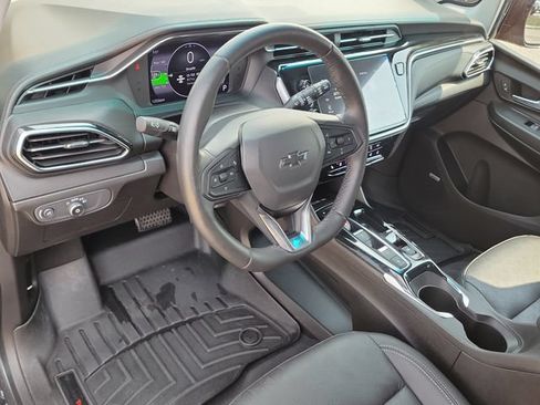 Used 2023 Chevrolet Bolt LT w/ Infotainment Package FWD image 23