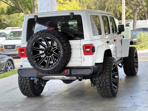 Used 2024 Jeep Wrangler Unlimited Sahara AWD/4WD image 10