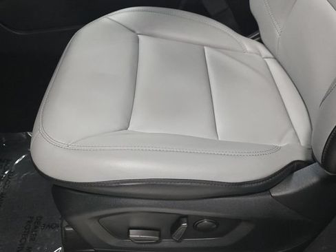 Used 2021 Ford Explorer XLT w/ Equipment Group 202A RWD image 20