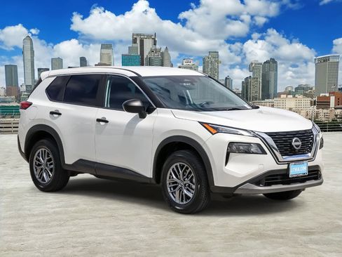 Used 2023 Nissan Rogue S AWD/4WD image 3