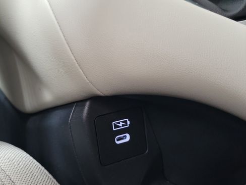 Certified 2025 Honda HR-V LX image 31