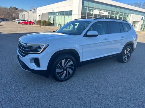 Certified 2024 Volkswagen Atlas SE image 3