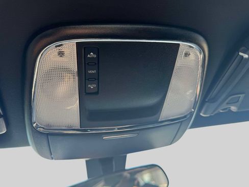 Used 2021 Dodge Charger SXT w/ Leather Interior Group RWD image 28