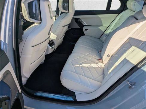 New 2026 BMW i7 eDrive50 image 16