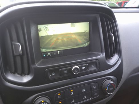 Used 2018 Chevrolet Colorado W/T RWD image 15