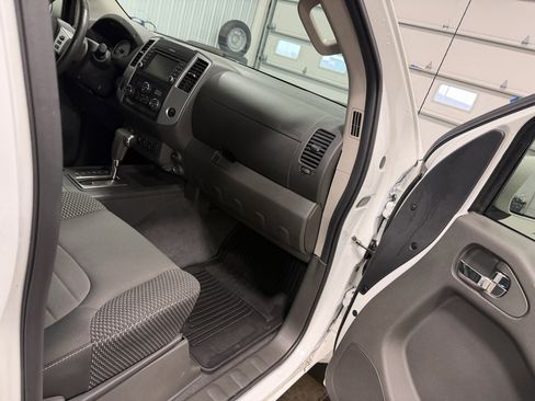 Used 2019 Nissan Frontier PRO-4X image 29