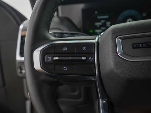 Used 2025 GMC Yukon XL Denali AWD/4WD image 28