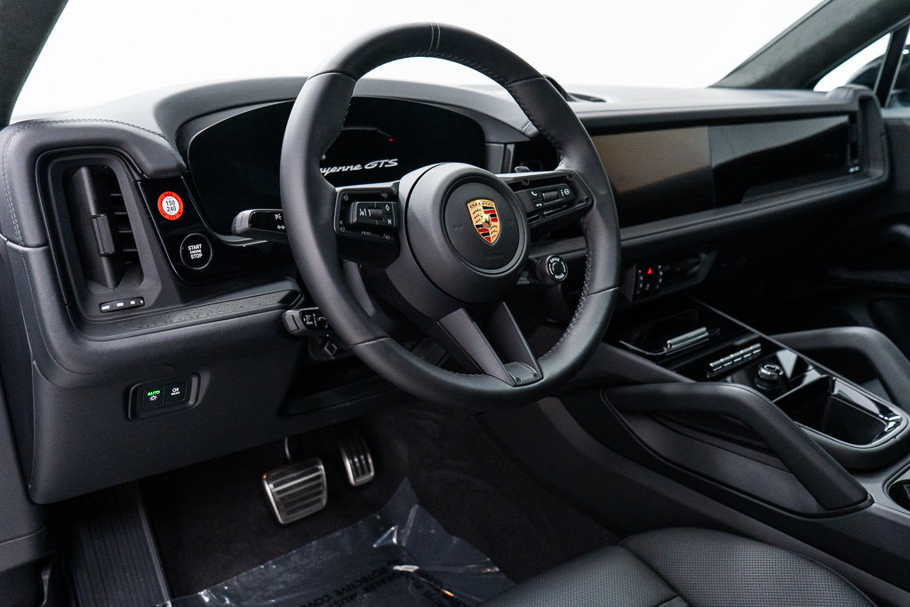 Used 2026 Porsche Cayenne GTS AWD/4WD image 14