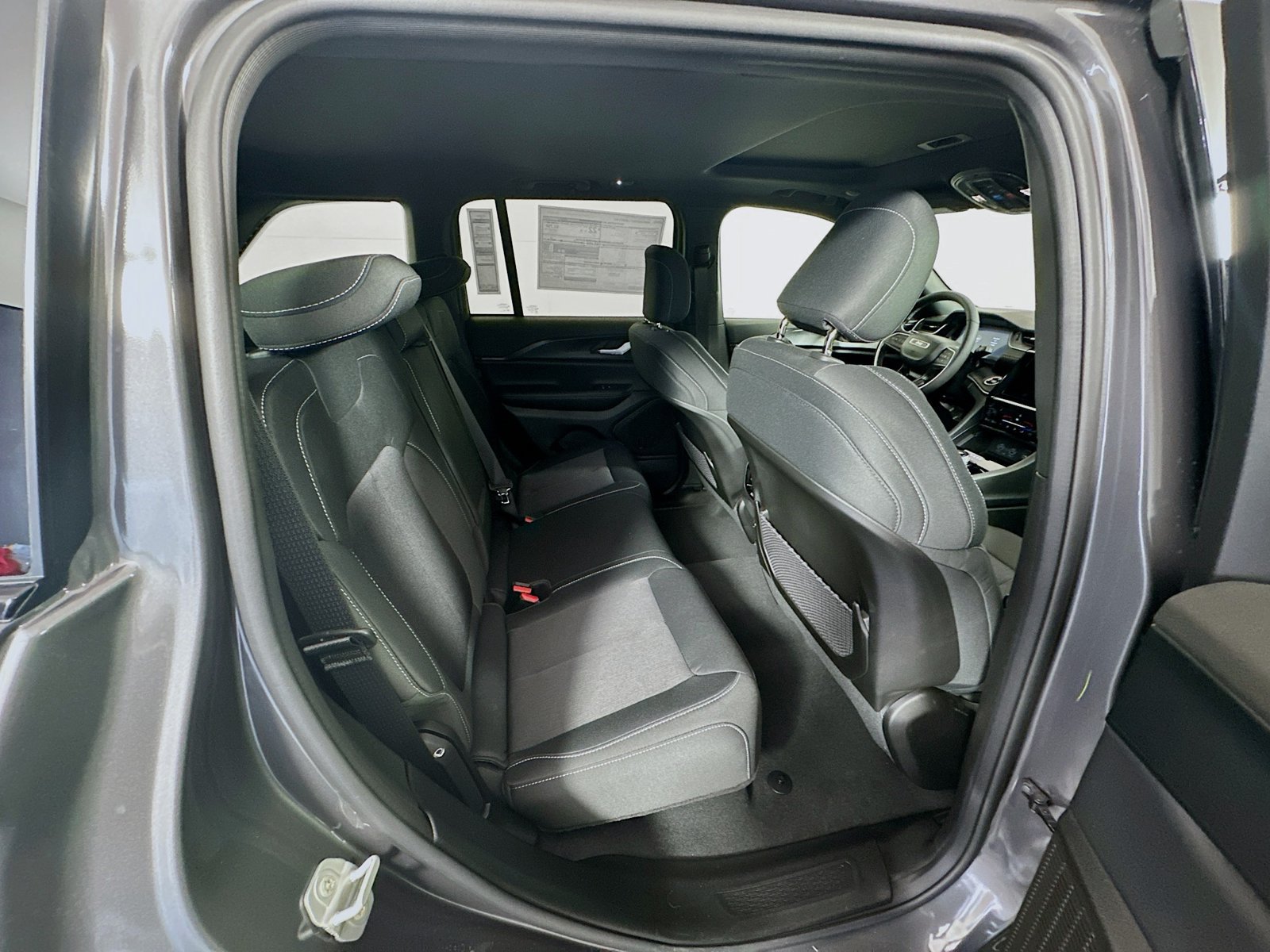 New 2026 Jeep Grand Cherokee Laredo X AWD/4WD image 28