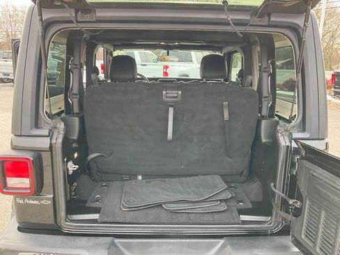 Used 2021 Jeep Wrangler Sport image 13