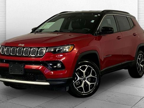 Used 2025 Jeep Compass Limited AWD/4WD image 12