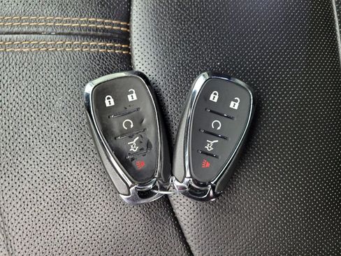 Used 2022 Chevrolet Equinox Premier image 32