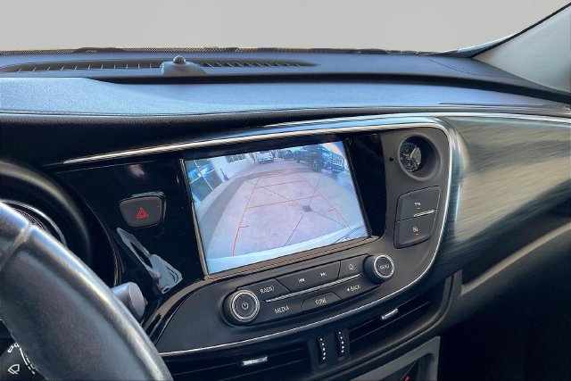 Used 2019 Buick Envision Essence w/ LPO, Cargo Package FWD image 11