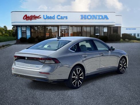 Used 2025 Honda Accord Touring image 5