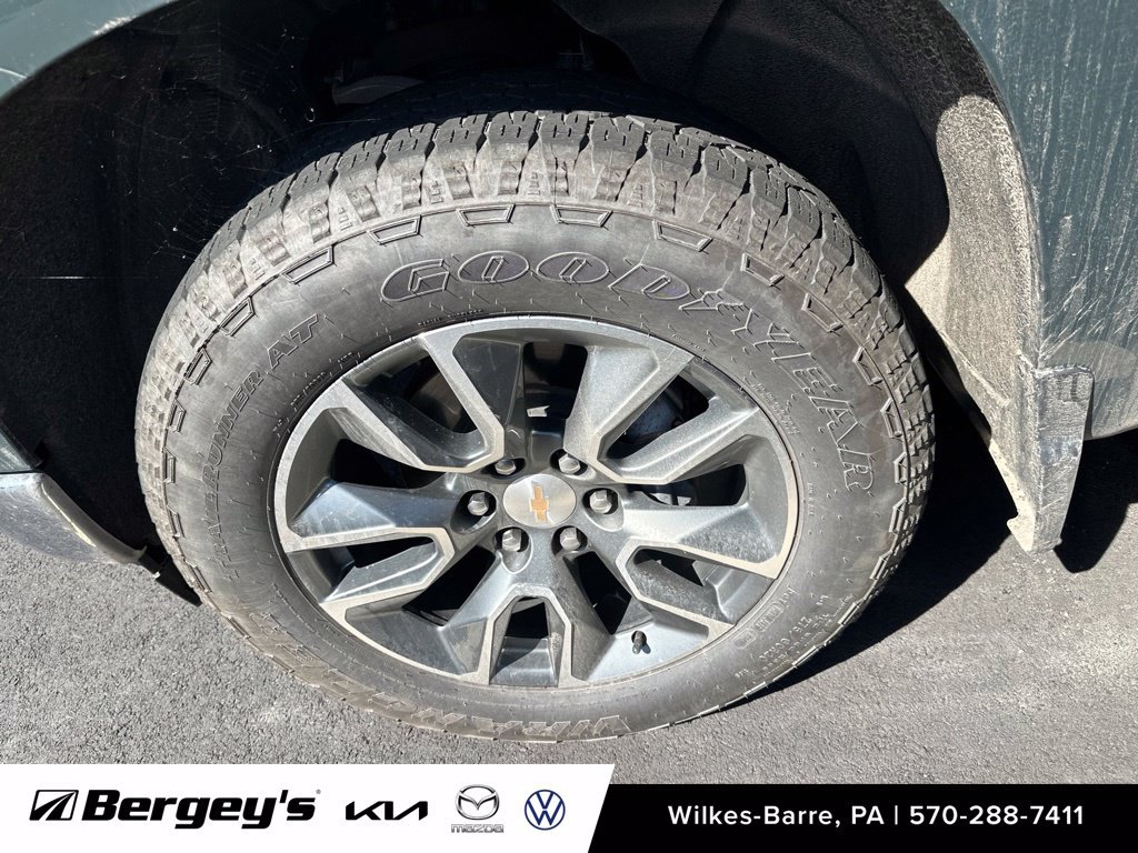 Used 2025 Chevrolet Silverado 1500 LT AWD/4WD image 8