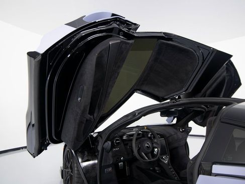 Used 2021 McLaren 765LT RWD image 10