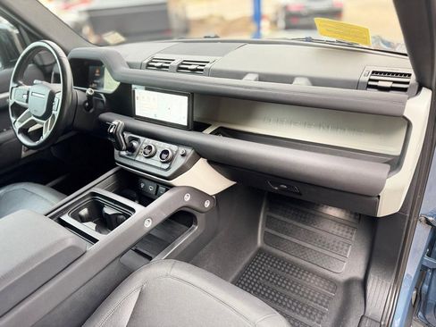 Used 2022 Land Rover Defender 110 S image 19