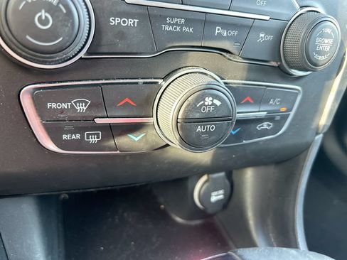 Used 2022 Dodge Charger R/T w/ Plus Group RWD image 26