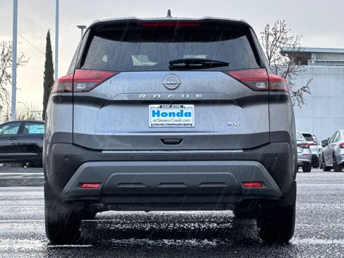 Used 2023 Nissan Rogue SV image 9