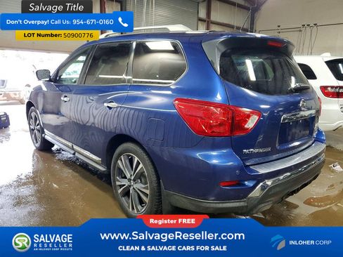 Used 2017 Nissan Pathfinder Platinum w/ Family Entertainment Package AWD/4WD image 3