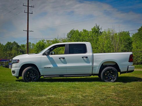 New 2026 RAM 1500 Express AWD/4WD image 7