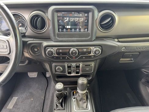 Used 2021 Jeep Wrangler Unlimited Sport image 16