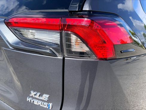 Used 2024 Toyota RAV4 XLE AWD/4WD image 30