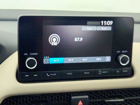 Used 2025 Honda HR-V LX image 18