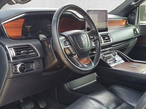 Used 2019 Lincoln Navigator Select w/ Technology Package image 10