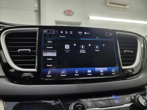 Used 2024 Chrysler Pacifica Touring-L image 53